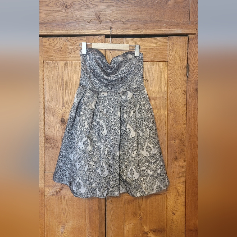 le chateau Strapless Jacquard A-Line Skirt Dress in Black and Silver